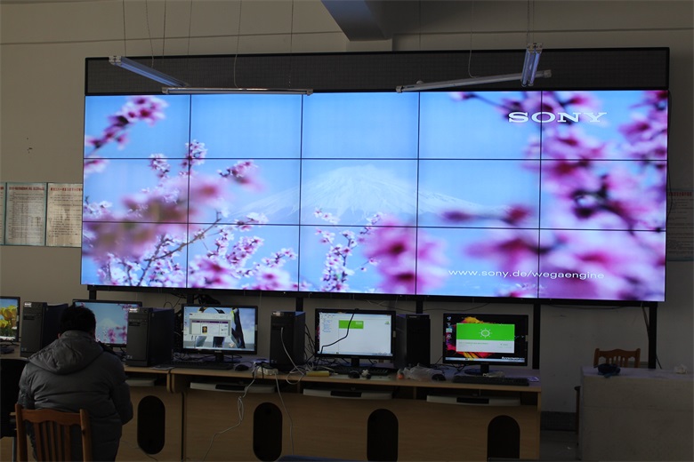 2014年大庆八一农垦大学智慧农业数字展示大厅液晶拼接项目