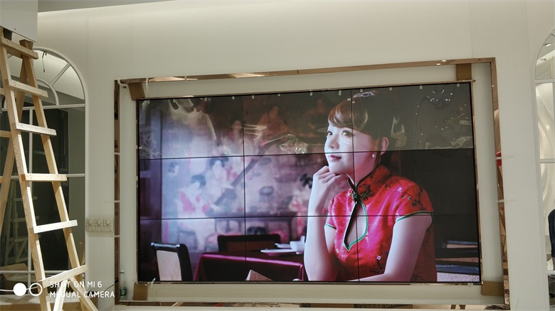 2019年哈尔滨哈西万达珠宝IDO液晶拼接展示系统