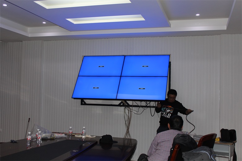 2014年吉林省榆树县实验小学小会议室宽边液晶拼接系统