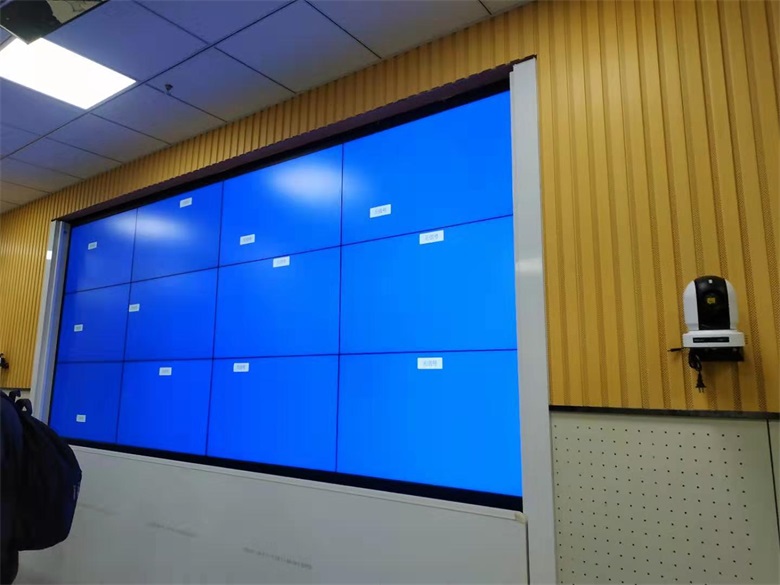 2019年哈尔滨金融学院液晶拼接会议系统显示终端