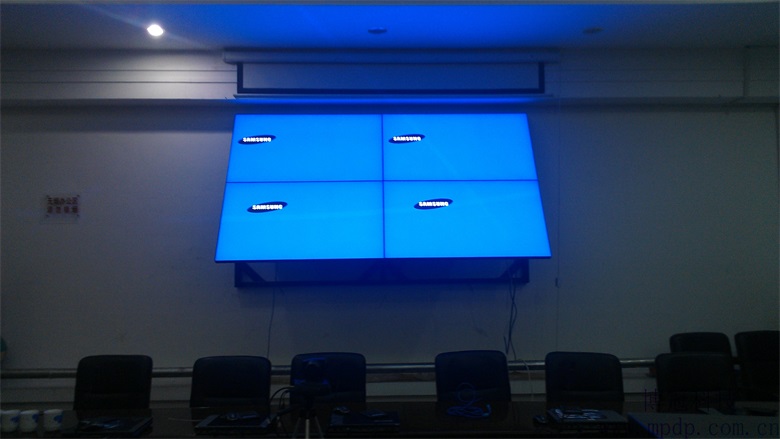 2014年鸡西市公共交易资源中心开标室液晶拼接大屏幕