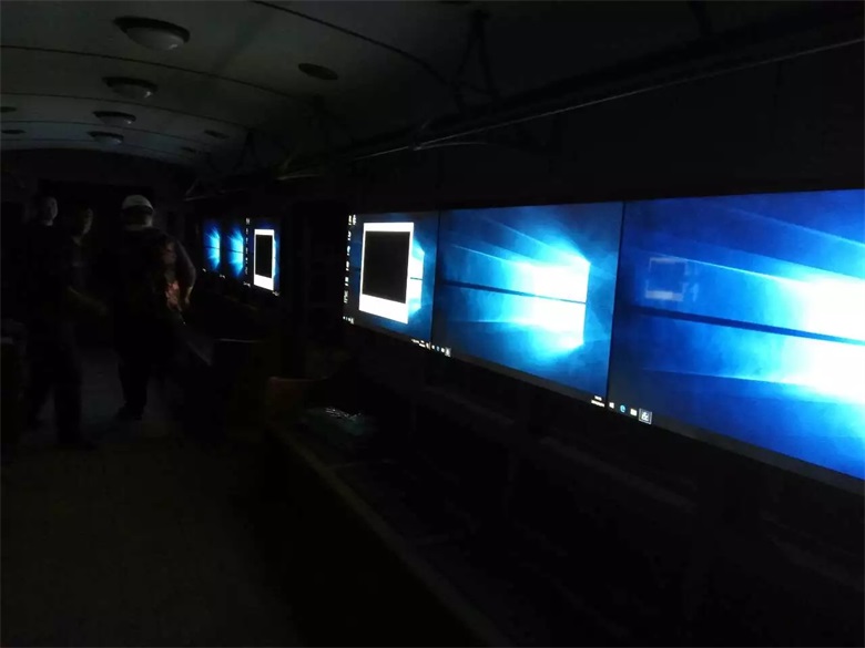 2016年长春城市规划馆电子火车箱液晶拼接显示屏,时光火车