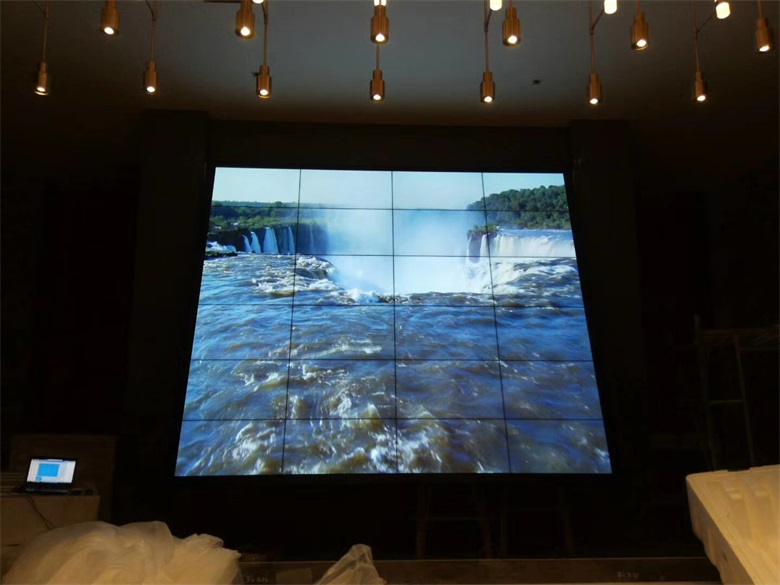 2017年哈尔滨松北中海江城售楼处液晶拼接大屏幕49寸拼接屏
